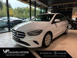 Weiß Gebraucht 2019 Mercedes B200 Van / Kleinbus | 24.149 € (Guter Preis)