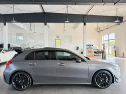 Grau Gebraucht 2021 Mercedes A35 AMG AMG Limousine | 47.990 €