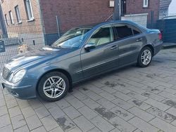 Grau Gebraucht 2005 Mercedes 200 Limousine | 4.200 € (Etwas zu teuer)