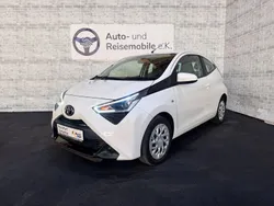 Weiß Gebraucht 2021 Toyota Aygo X-play Kleinwagen | 12.000 € (Guter Preis)