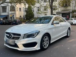 Weiß Gebraucht 2015 Mercedes CLA180 AMG line Limousine | 17.900 € (Etwas zu teuer)