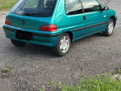 Grün Gebraucht 1998 Peugeot 106 Kleinwagen | 800 € (Fairer Preis)
