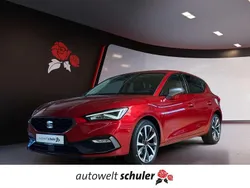 "desire" rot Gebraucht 2021 Seat Leon FR Limousine | 20.480 € (Fairer Preis)