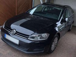 Schwarz Gebraucht 2015 VW Golf VII Trendline Kombi | 8.300 € (Fairer Preis)