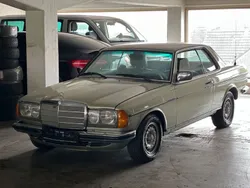 Grün Gebraucht 1977 Mercedes 280 | 7.450 €