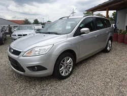 Silber Gebraucht 2010 Ford Focus Ghia Kombi | 2.000 € (Guter Preis)