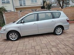 Silber Gebraucht 2005 Toyota Avensis Sol Kombi | 2.900 € (Fairer Preis)