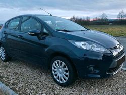 Blau Gebraucht 2010 Ford Fiesta Limousine | 2.900 €