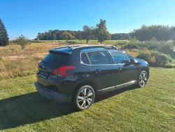 Schwarz Gebraucht 2015 Peugeot 2008 Allure SUV | 6.990 € (Fairer Preis)