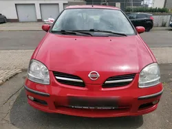 Rot Gebraucht 2004 Nissan Almera Tino Van / Kleinbus | 650 € (Superpreis)