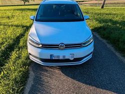 Weiß Gebraucht 2018 VW Touran Sound Van / Kleinbus | 13.499 € (Fairer Preis)