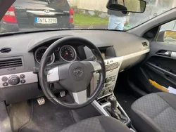 Grau Gebraucht 2005 Opel Astra Kleinwagen | 1.150 € (Fairer Preis)