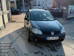 Schwarz Gebraucht 2005 VW Golf V Limousine | 3.000 € (Fairer Preis)