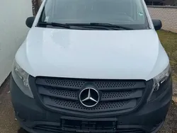 Weiß Gebraucht 2016 Mercedes Vito Van / Kleinbus | 9.000 €