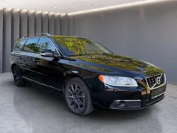 Schwarz Gebraucht 2011 Volvo V70 Summum Kombi | 13.800 € (Teuer)