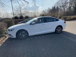 Weiß Gebraucht 2018 Opel Insignia Dynamic Limousine | 10.000 € (Guter Preis)
