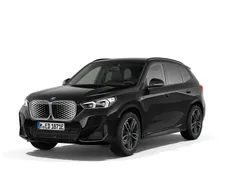 Saphirschwarz metallic Neu 2025 BMW iX1 M Sport SUV | 52.520 € (Etwas zu teuer)