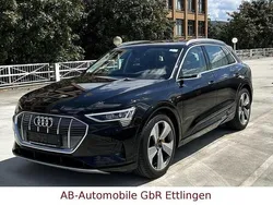 Mythosschwarz Gebraucht 2022 Audi e-tron Advanced SUV | 43.900 € (Fairer Preis)