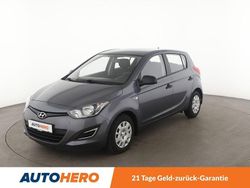 Grau Gebraucht 2015 Hyundai i20 Classic Kleinwagen | 6.770 € (Fairer Preis)