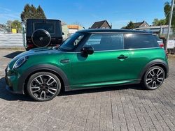Grün Gebraucht 2023 Mini John Cooper Works Kleinwagen | 30.999 € (Guter Preis)