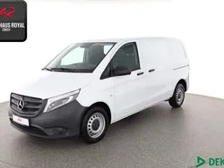 Weiss Gebraucht 2020 Mercedes Vito Van / Kleinbus | 25.480 € (Fairer Preis)