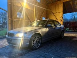 Grau Gebraucht 2003 BMW 320 Limousine | 2.500 € (Guter Preis)