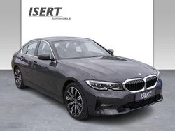 Grau Gebraucht 2020 BMW 318 Sport Line Limousine | 28.450 € (Etwas zu teuer)
