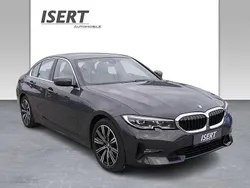 Grau Gebraucht 2020 BMW 318 Sport Line Limousine | 26.990 € (Fairer Preis)