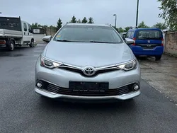 Silber Gebraucht 2016 Toyota Auris Limousine | 8.000 € (Guter Preis)