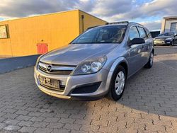 Silber Gebraucht 2009 Opel Astra Selection Limousine | 1.999 € (Guter Preis)