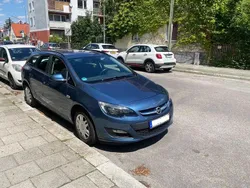 Blau Gebraucht 2015 Opel Astra Selection Kombi | 5.700 € (Teuer)