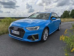 Blau Gebraucht 2021 Audi A4 S-Line Kombi | 34.900 € (Teuer)