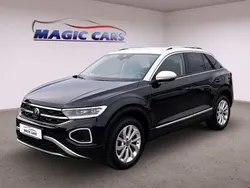 Deep black perleffekt (metallic) Gebraucht 2023 VW T-Roc Style SUV | 29.790 € (Fairer Preis)