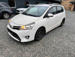 Weiß Gebraucht 2015 Toyota Verso Life Van / Kleinbus | 3.800 €