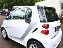 Weiß Gebraucht 2013 Smart ForTwo Electric Drive Limousine | 5.350 € (Fairer Preis)
