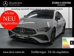Grau Gebraucht 2025 Mercedes CLA220 Shooting Brake AMG Kombi | 44.900 €