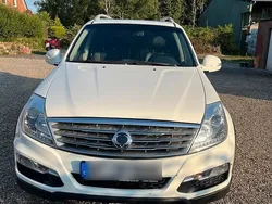 Weiß Gebraucht 2016 Ssangyong Rexton SUV | 10.000 €