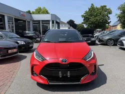 Coral/ black mica Gebraucht 2021 Toyota Yaris Hybrid Edition Kleinwagen | 18.700 € (Fairer Preis)