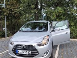Silber Gebraucht 2015 Hyundai ix20 Trend Van / Kleinbus | 8.700 € (Etwas zu teuer)