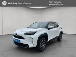 Schneeweiß Gebraucht 2021 Toyota Yaris Hybrid Connect Style | 21.470 € (Fairer Preis)