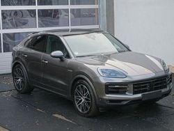 Grau Gebraucht 2024 Porsche Cayenne E-Hybrid Coupe Coupé | 96.890 € (Superpreis)