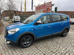 Blau Gebraucht 2017 Dacia Lodgy Celebration Van / Kleinbus | 11.950 € (Fairer Preis)