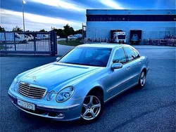 Silber Gebraucht 2002 Mercedes E240 Elegance Limousine | 6.099 € (Fairer Preis)