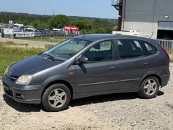 Grau Gebraucht 2006 Nissan Almera Tino Van / Kleinbus | 600 € (Superpreis)