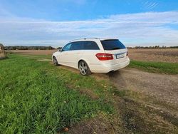 Weiß Gebraucht 2012 Mercedes E250 Kombi | 8.300 € (Superpreis)