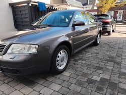 Braun Gebraucht 1998 Audi A6 Limousine | 3.650 € (Teuer)