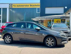 Platin anthrazit Gebraucht 2016 Opel Astra Edition Kleinwagen | 11.980 € (Etwas zu teuer)