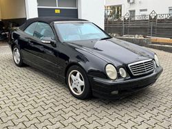 Schwarz Gebraucht 2002 Mercedes CLK200 Avantgarde Cabrio | 1.900 €