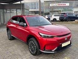 Vermillion red pearl (rot) Gebraucht 2023 Honda e:Ny1 Advance SUV | 26.770 € (Fairer Preis)