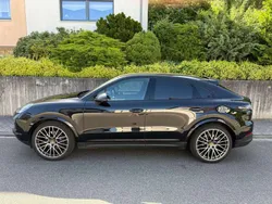 Tiefschwarzmetallic Gebraucht 2020 Porsche Cayenne SUV | 63.850 € (Teuer)